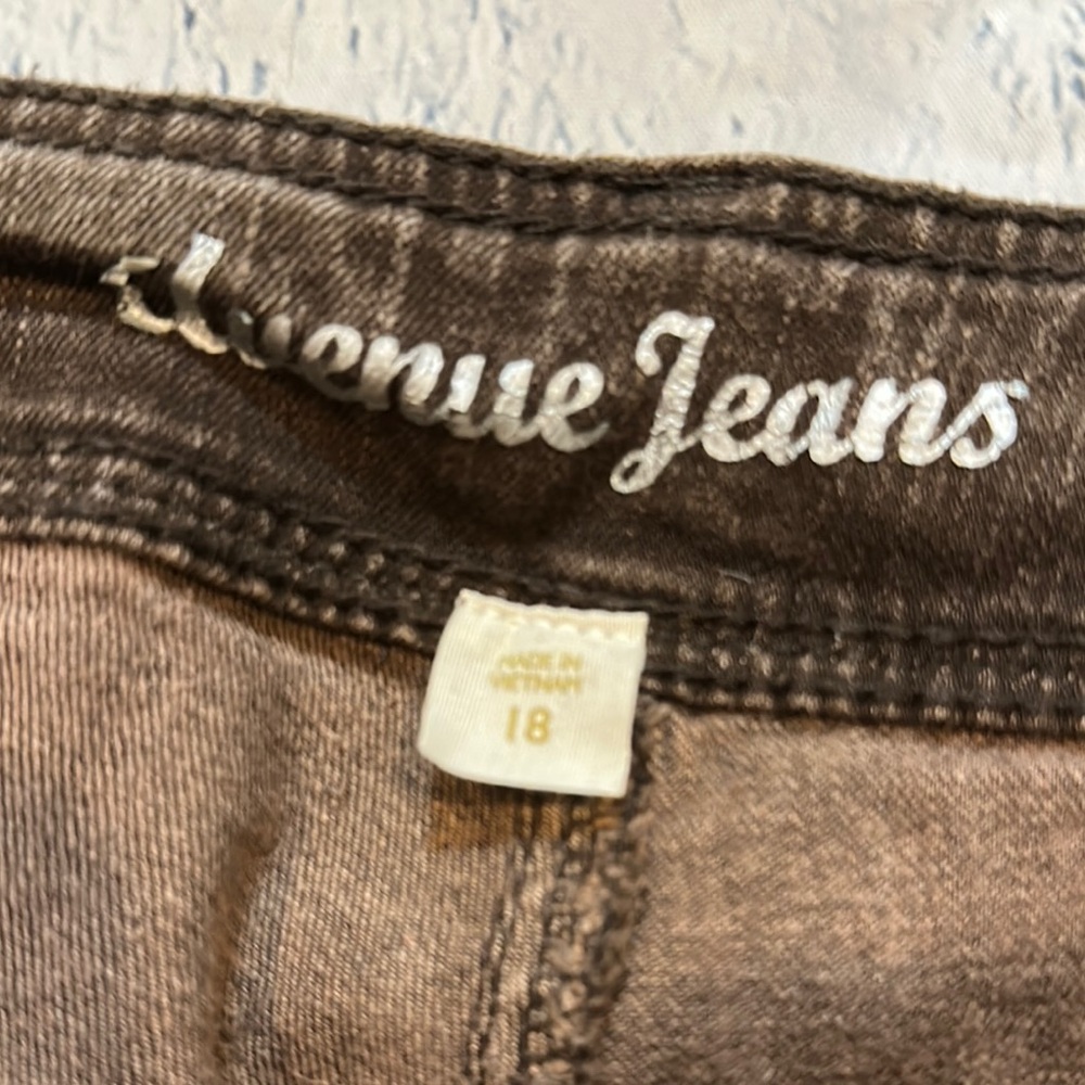 Women's Avenue Washed Brown Jeans - Picture 2 of 9